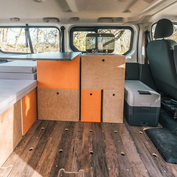 dormir no Opel Vivaro B  Combi