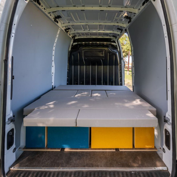 interior de furg&atilde;o camper Mercedes Sprinter 1 Ve&iacute;culo comercial